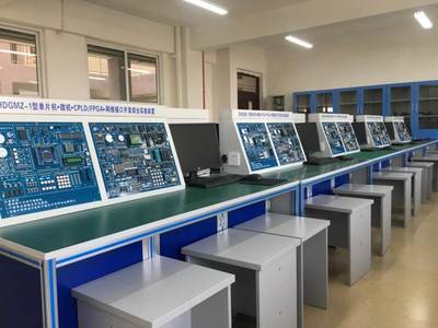 智能工程學(xué)院 引領(lǐng)信息技術(shù)領(lǐng)域的創(chuàng)新與未來